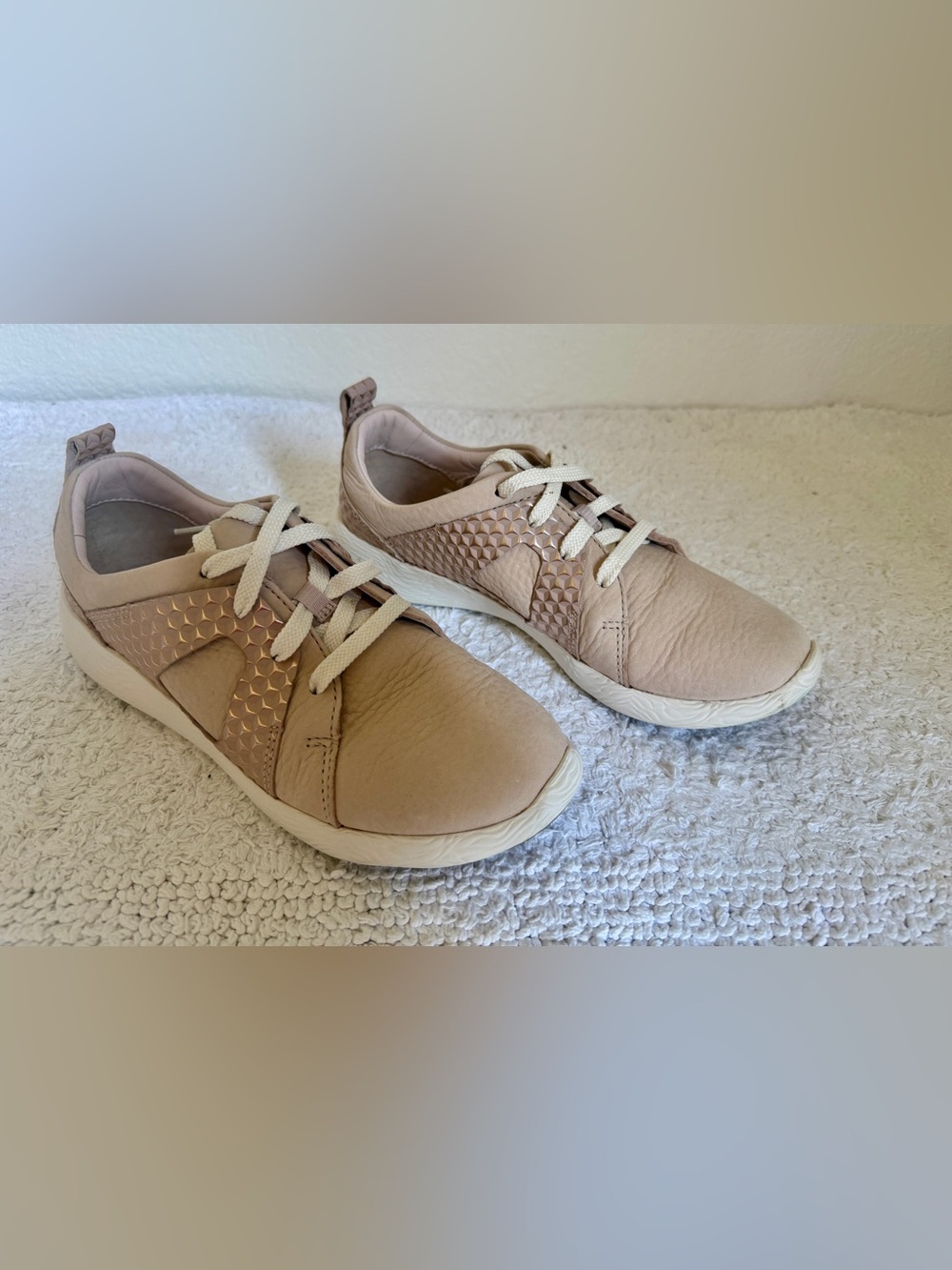 BRAND NEW Clarks Cowley Faye Women’s Sneakers